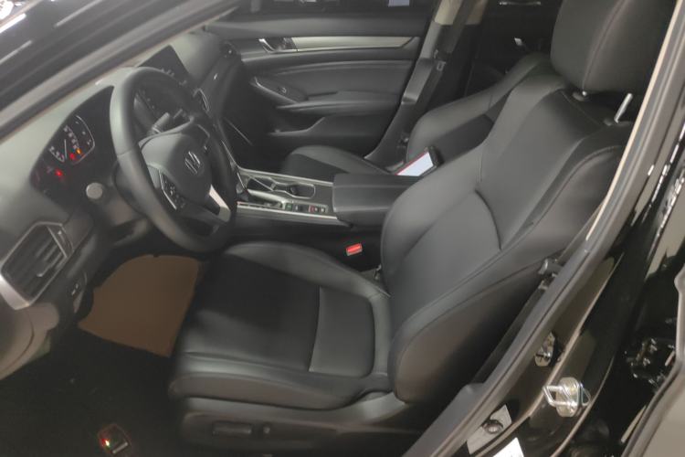 Used Honda Accord 2022 260TURBO Luxury Edition Left Front Seat