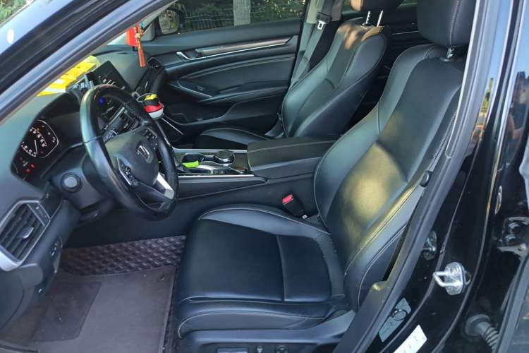 Used Honda Accord 2022 260TURBO Phantom Night · Prestige Edition Left Front Seat
