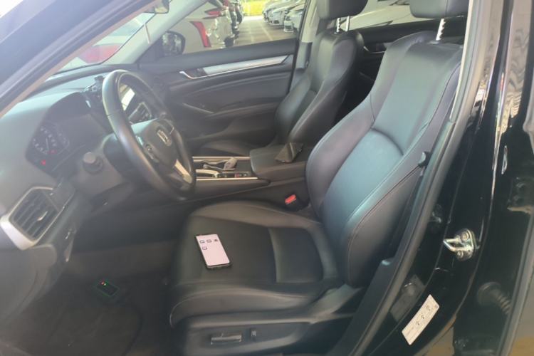 Used Honda Accord 2022 260TURBO Luxury Edition Left Front Seat
