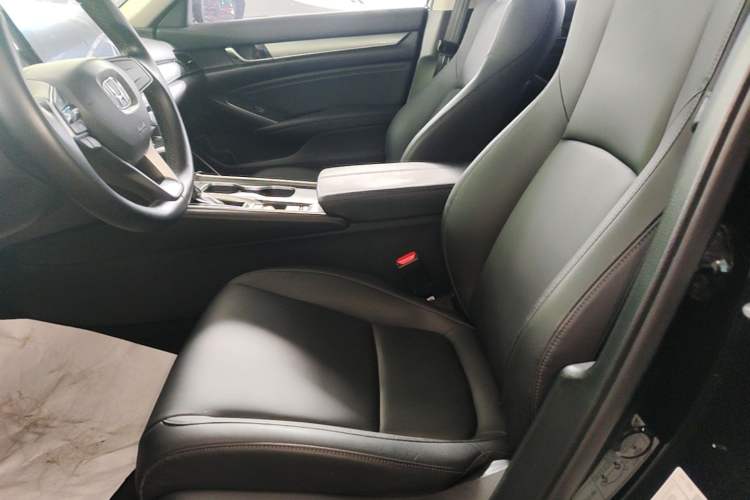 Used Honda Accord 2022 260TURBO Luxury Edition Left Front Seat