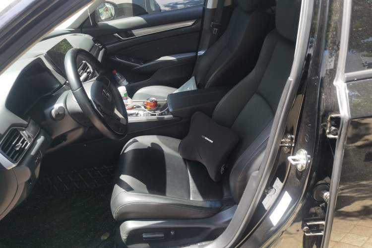 Used Honda Accord 2022 260TURBO Luxury Edition Left Front Seat