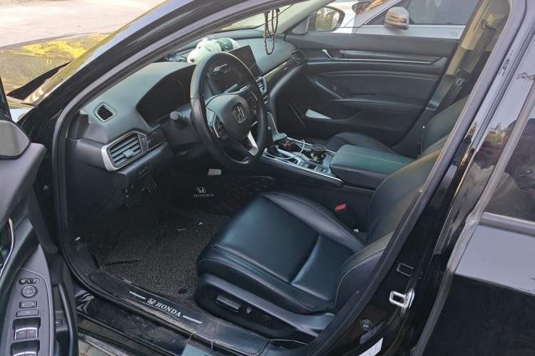 Used Honda Accord 2022 260TURBO Phantom Night · Prestige Edition Left Front Seat