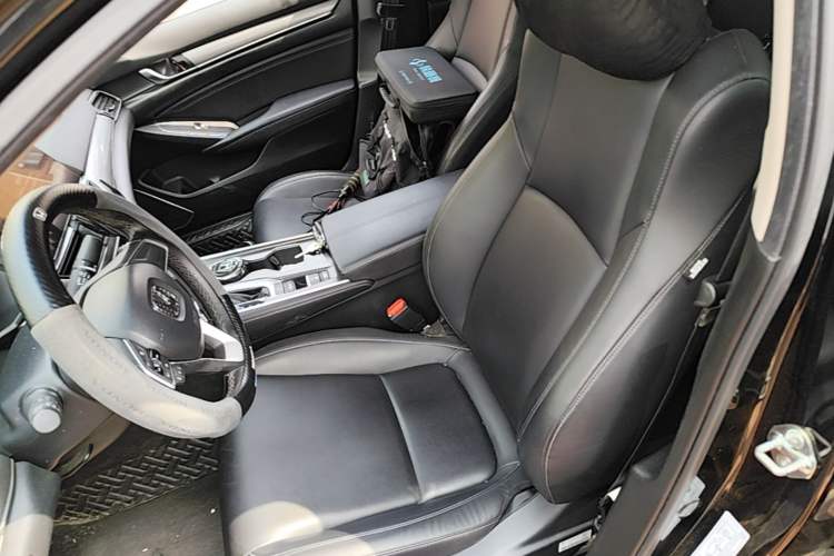Used Honda Accord 2022 260TURBO Luxury Edition Left Front Seat