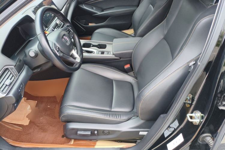 Used Honda Accord 2022 260TURBO Phantom Night · Prestige Edition Left Front Seat
