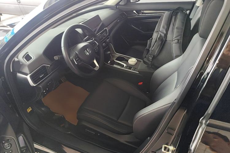 Used Honda Accord 2022 260TURBO Phantom Night · Prestige Edition Left Front Seat