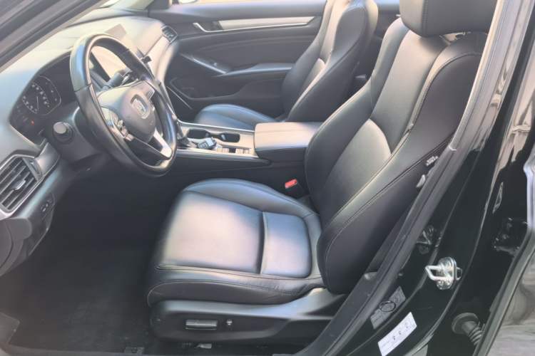 Used Honda Accord 2022 260TURBO Luxury Edition Left Front Seat