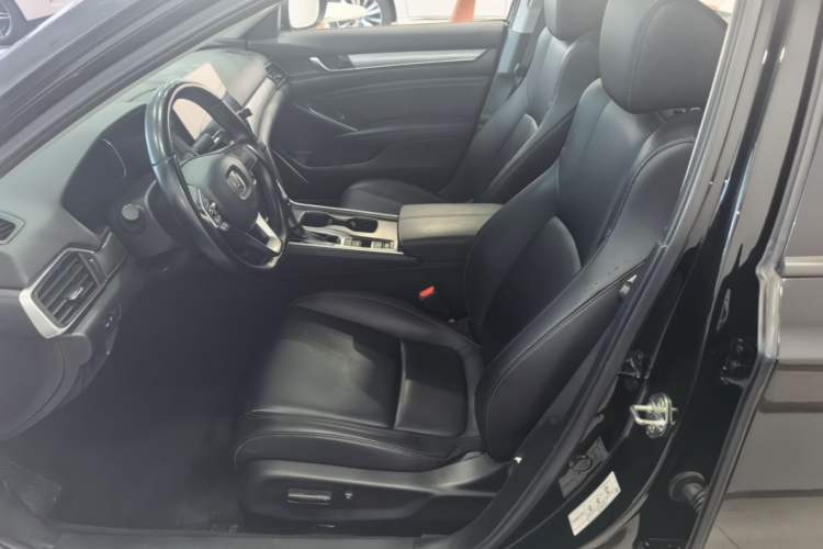 Used Honda Accord 2022 260TURBO Luxury Edition Left Front Seat