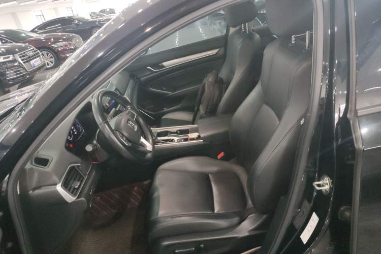 Used Honda Accord 2022 260TURBO Luxury Edition Left Front Seat
