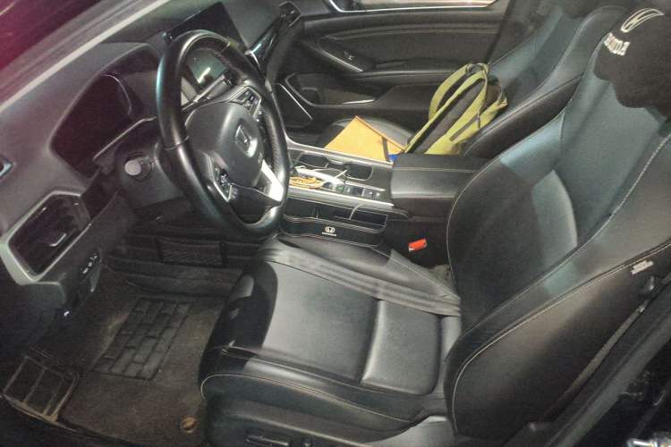 Used Honda Accord 2022 260TURBO Phantom Night · Prestige Edition Left Front Seat