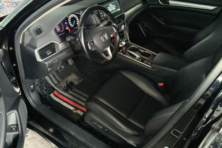 Used Honda Accord 2022 260TURBO Luxury Edition Left Front Seat