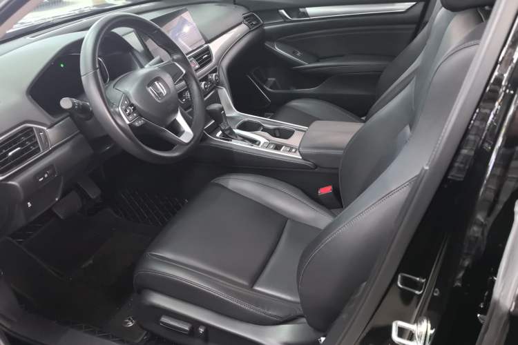 Used Honda Accord 2022 260TURBO Luxury Edition Left Front Seat