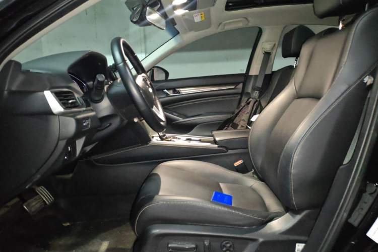 Used Honda Accord 2022 260TURBO Phantom Night · Prestige Edition Left Front Seat