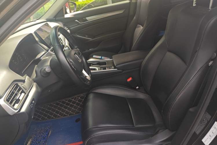 Used Honda Accord 2022 260TURBO Luxury Edition Left Front Seat