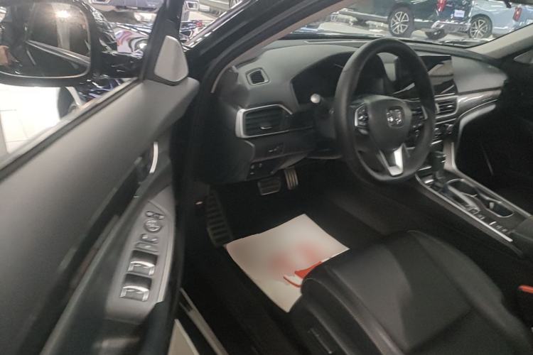 Used Honda Accord 2022 260TURBO Phantom Night · Prestige Edition Left Front Seat