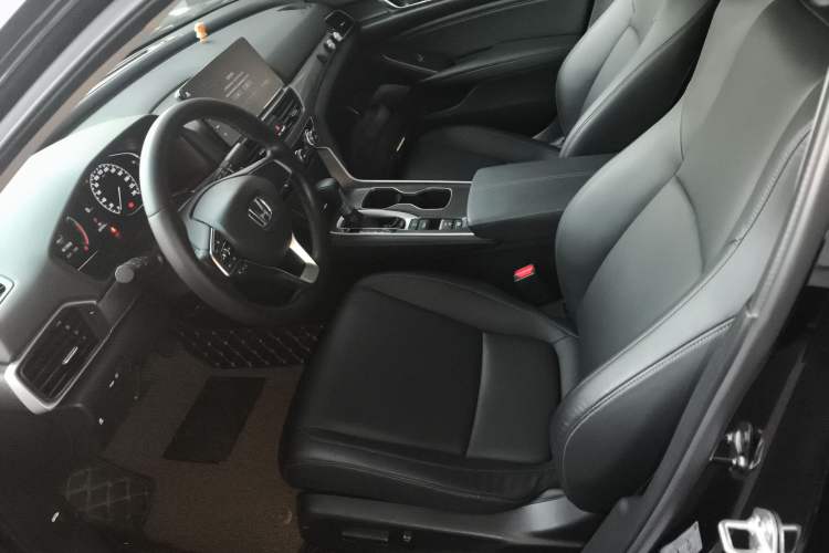 Used Honda Accord 2022 260TURBO Luxury Edition Left Front Seat