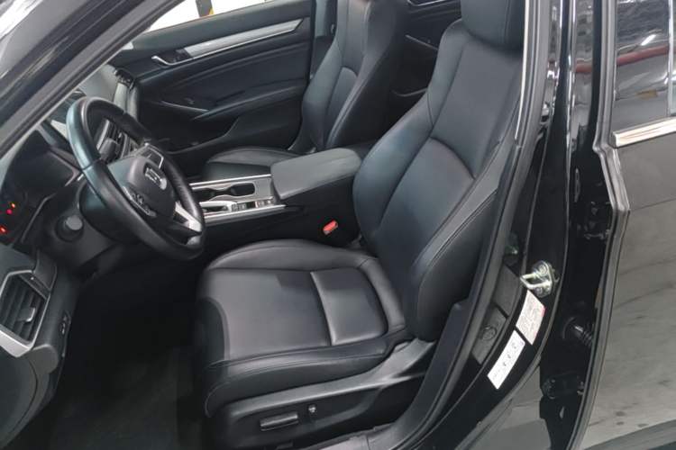 Used Honda Accord 2022 260TURBO Luxury Edition Left Front Seat