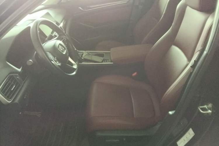 Used Honda Accord 2022 260TURBO Phantom Night · Prestige Edition Left Front Seat