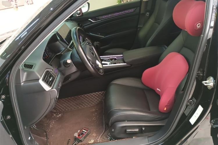 Used Honda Accord 2022 260TURBO Luxury Edition Left Front Seat