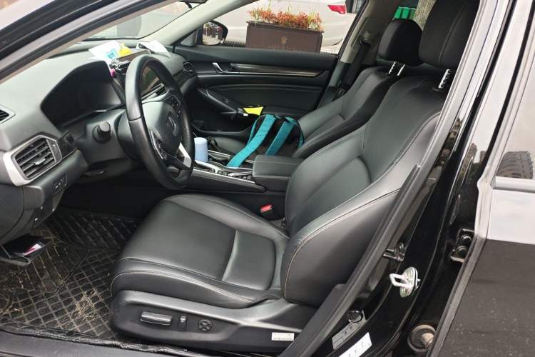 Used Honda Accord 2022 260TURBO Phantom Night · Prestige Edition Left Front Seat