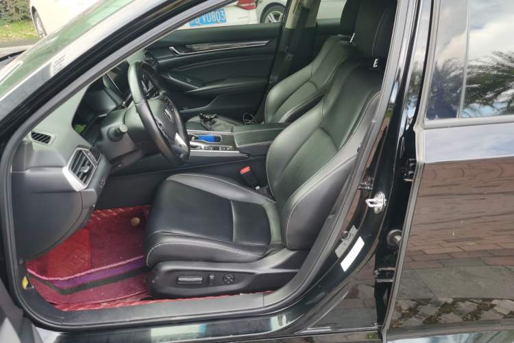 Used Honda Accord 2022 260TURBO Phantom Night · Prestige Edition Left Front Seat