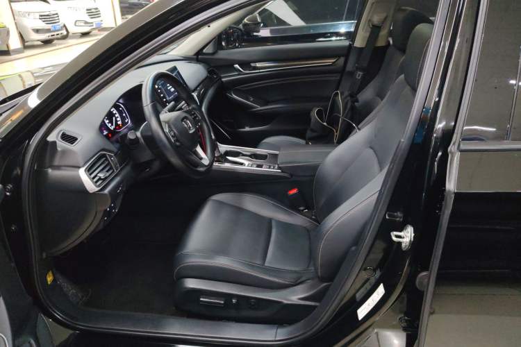 Used Honda Accord 2022 260TURBO Phantom Night · Prestige Edition Left Front Seat