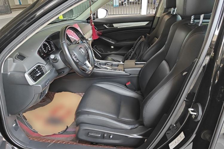 Used Honda Accord 2022 260TURBO Luxury Edition Left Front Seat