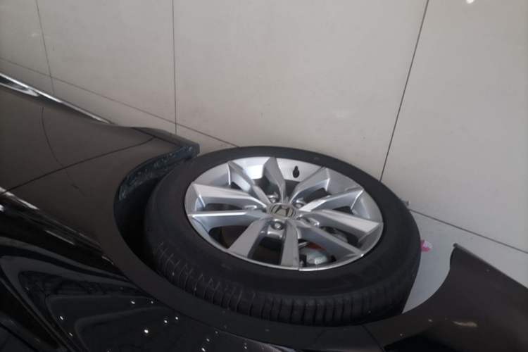 Used Honda Accord 2022 260TURBO Luxury Edition Left Front Wheel Hub