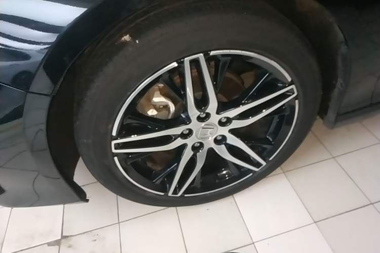 Used Honda Accord 2022 260TURBO Phantom Night · Prestige Edition Left Front Wheel Hub