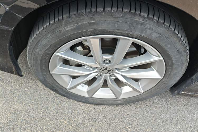Used Honda Accord 2022 260TURBO Luxury Edition Left Front Wheel Hub