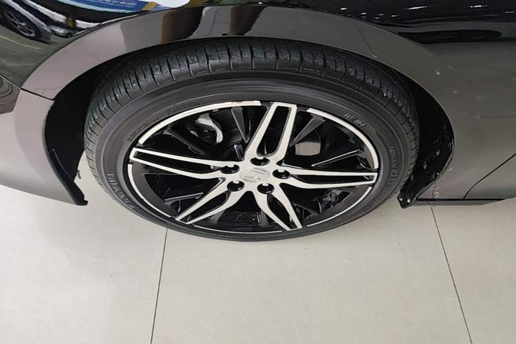 Used Honda Accord 2022 260TURBO Phantom Night · Prestige Edition Left Front Wheel Hub