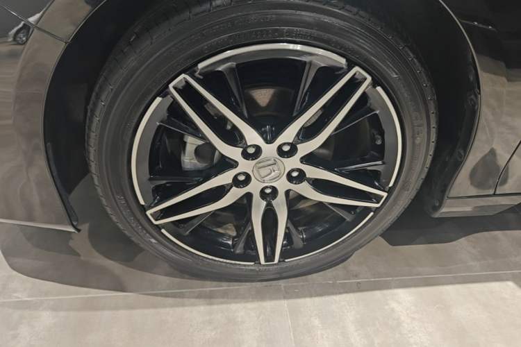 Used Honda Accord 2022 260TURBO Phantom Night · Prestige Edition Left Front Wheel Hub