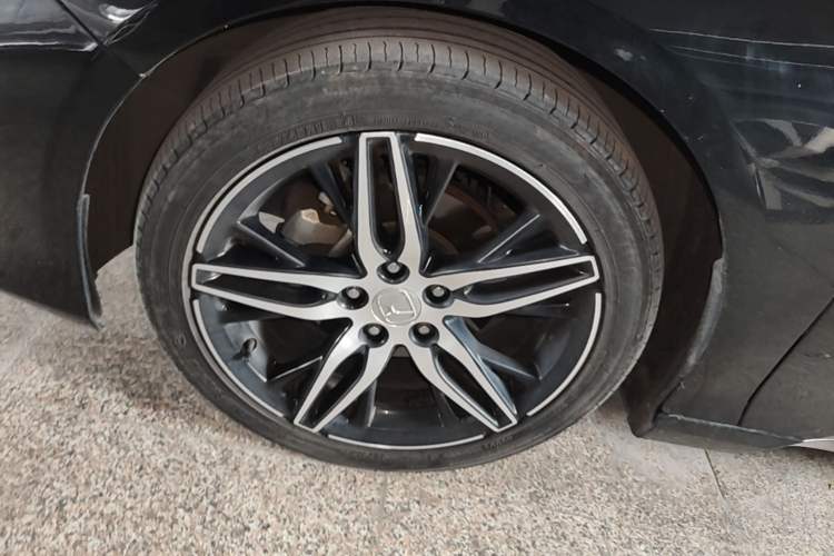 Used Honda Accord 2022 260TURBO Phantom Night · Prestige Edition Left Front Wheel Hub
