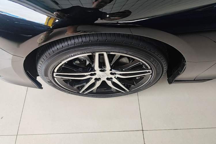 Used Honda Accord 2022 260TURBO Phantom Night · Prestige Edition Left Front Wheel Hub