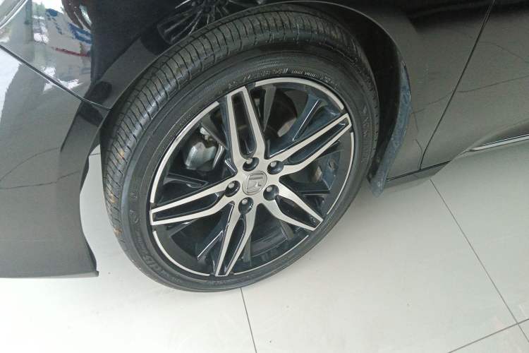 Used Honda Accord 2022 260TURBO Phantom Night · Prestige Edition Left Front Wheel Hub