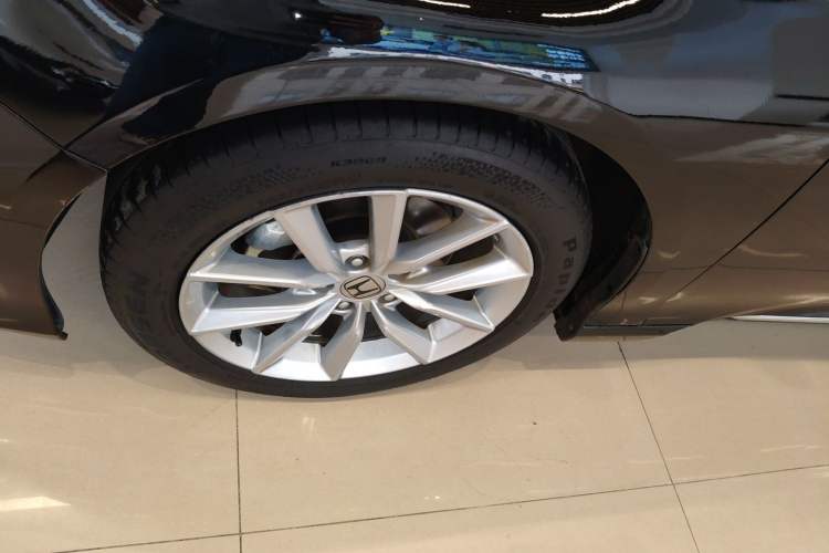 Used Honda Accord 2022 260TURBO Luxury Edition Left Front Wheel Hub