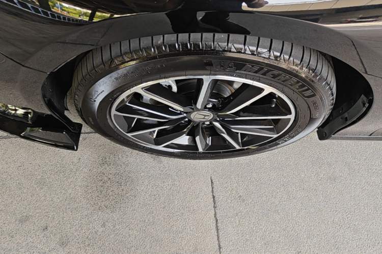 Used Honda Accord 2022 260TURBO Luxury Edition Left Front Wheel Hub