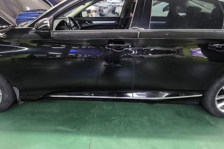 Used Honda Accord 2022 260TURBO Luxury Edition Left Side Sill
