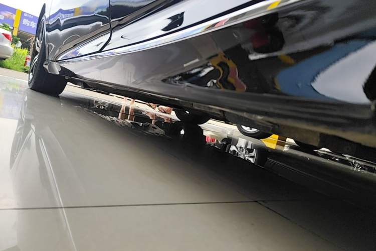 Used Honda Accord 2022 260TURBO Phantom Night · Prestige Edition Left Side Sill