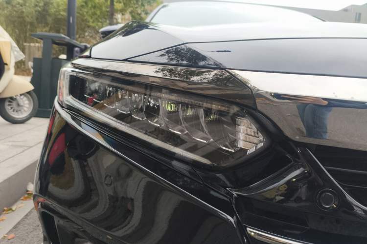 Used Honda Accord 2022 260TURBO Phantom Night · Prestige Edition Right Front Headlight