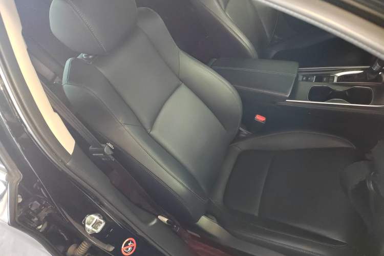 Used Honda Accord 2022 260TURBO Luxury Edition Right Front Seat
