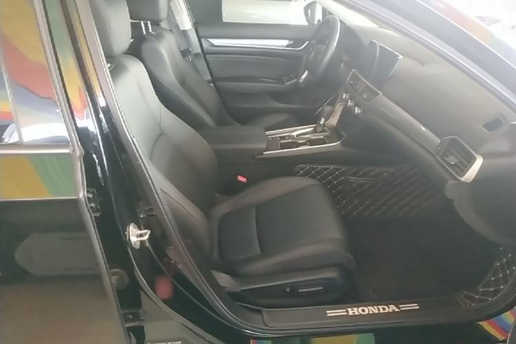 Used Honda Accord 2022 260TURBO Luxury Edition Right Front Seat