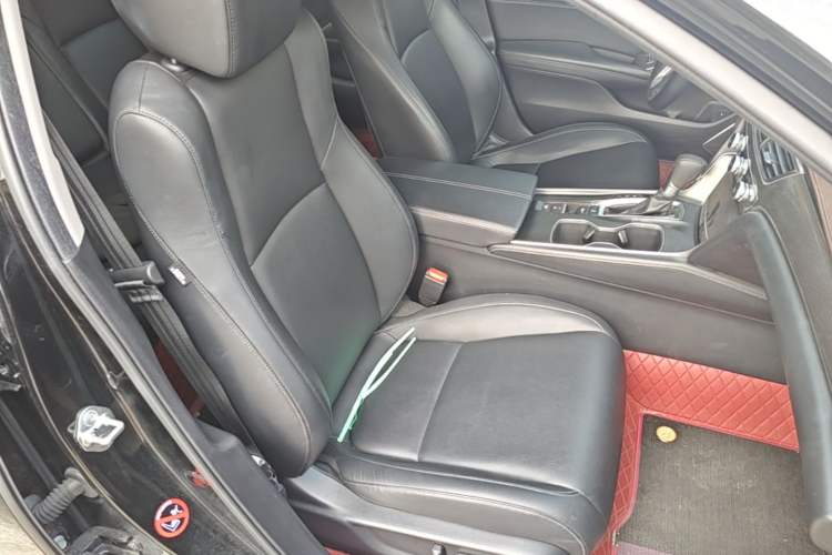 Used Honda Accord 2022 260TURBO Luxury Edition Right Front Seat