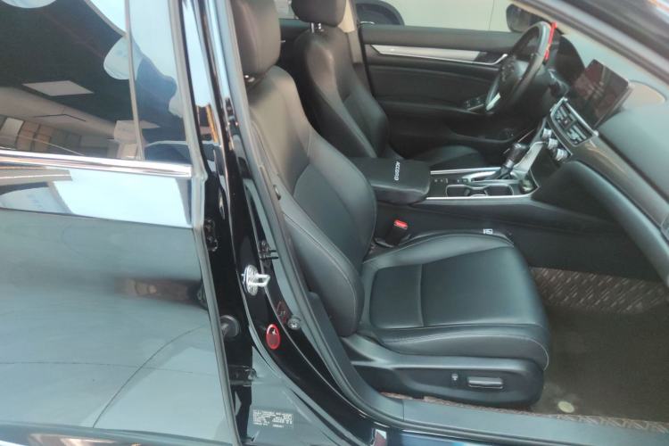 Used Honda Accord 2022 260TURBO Luxury Edition Right Front Seat