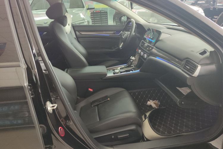 Used Honda Accord 2022 260TURBO Phantom Night · Prestige Edition Right Front Seat