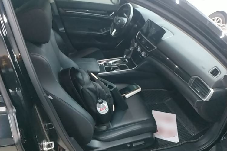 Used Honda Accord 2022 260TURBO Luxury Edition Right Front Seat