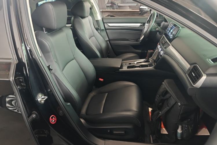 Used Honda Accord 2022 260TURBO Luxury Edition Right Front Seat
