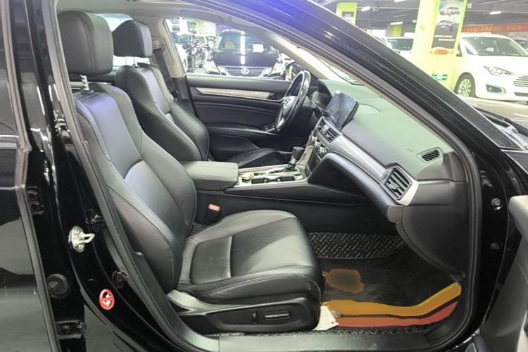 Used Honda Accord 2022 260TURBO Luxury Edition Right Front Seat
