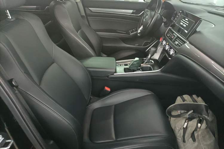 Used Honda Accord 2022 260TURBO Luxury Edition Right Front Seat