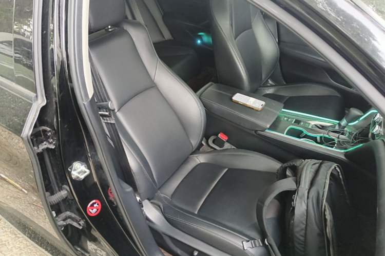 Used Honda Accord 2022 260TURBO Luxury Edition Right Front Seat