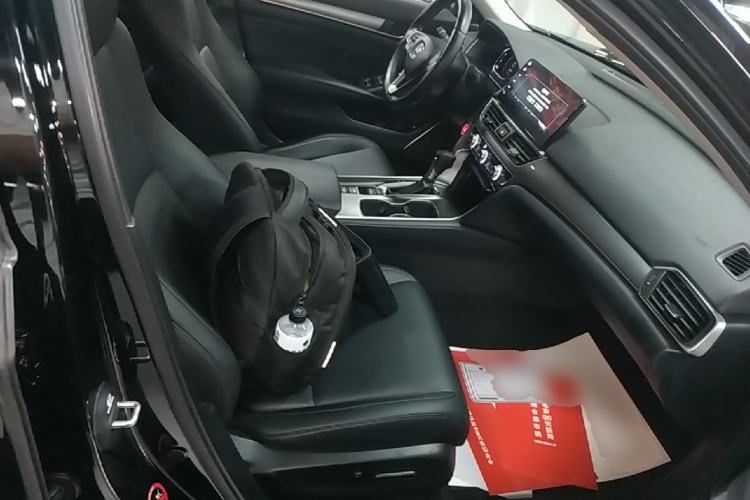Used Honda Accord 2022 260TURBO Luxury Edition Right Front Seat